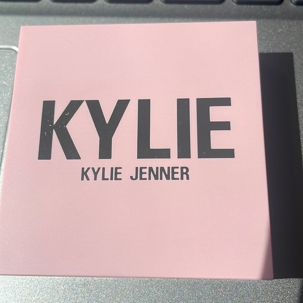 Kylie Cosmetics Pressed Blush Powder 335 Baddie On The Block 0.35 oz